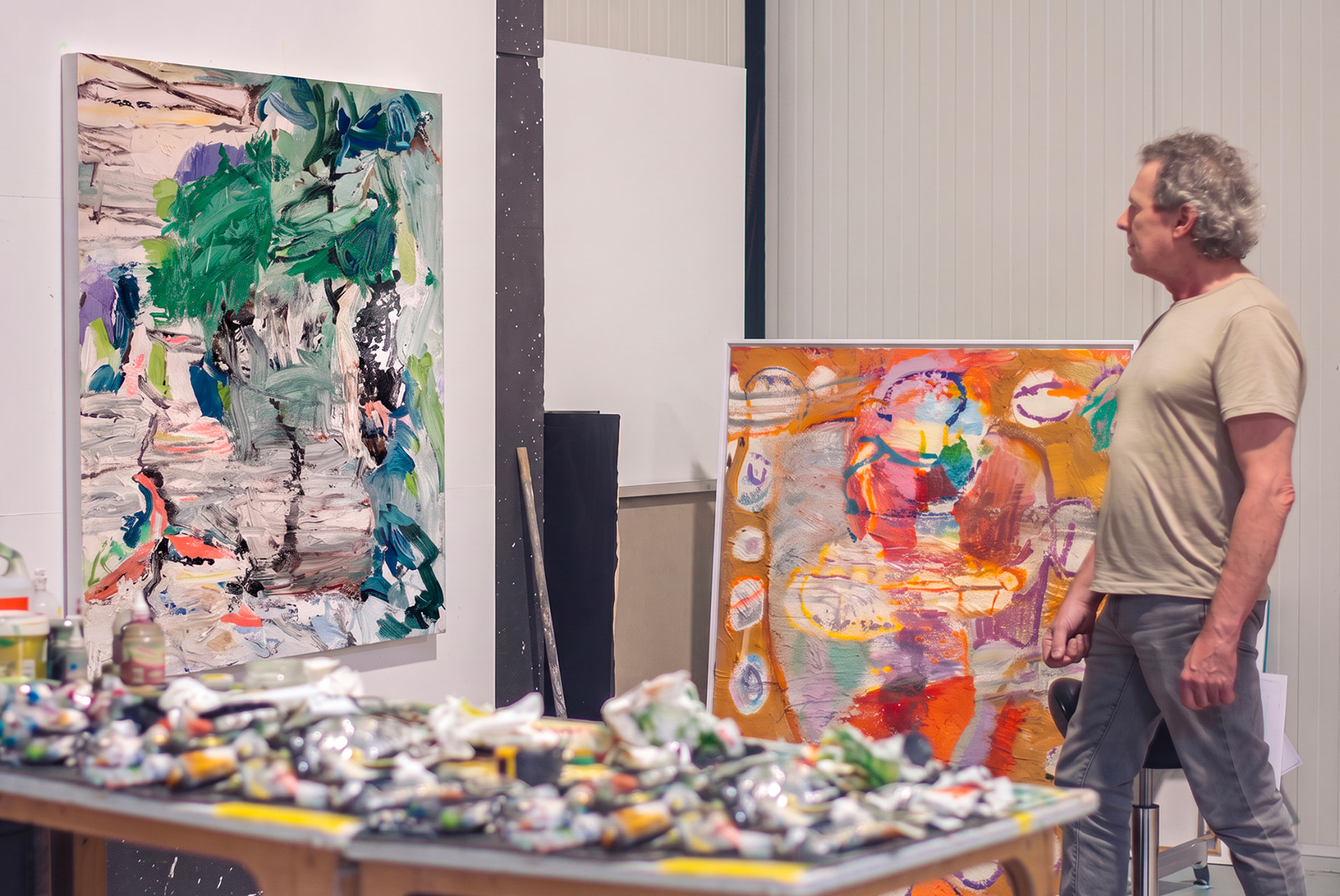 Lambert Oostrum in his studio